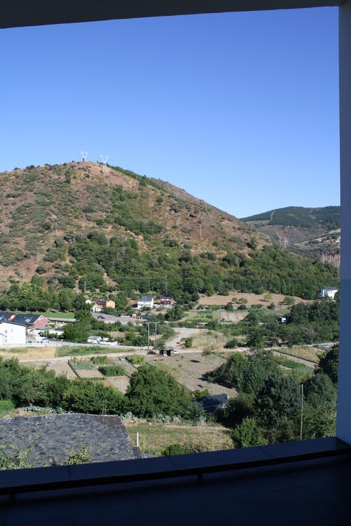 Hostal Tres Campanas Villafranca Del Bierzo Quarto foto